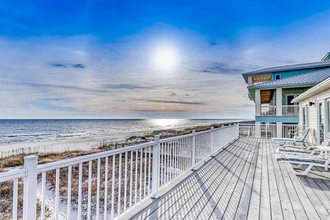 Sunny Delight by Meyer Vacation Rentals House in West Beach