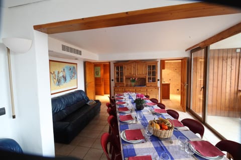 Dining area, kitchen