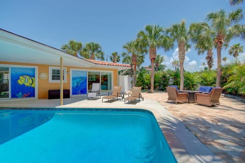 Narcissus Beach House - Weekly Beach Rental home Casa in Clearwater Beach