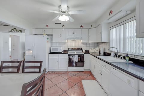Seas The Day - Monthly Beach Rental home House in Clearwater Beach
