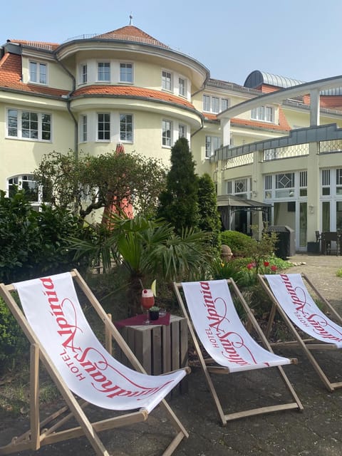 Property building, Garden, sunbed