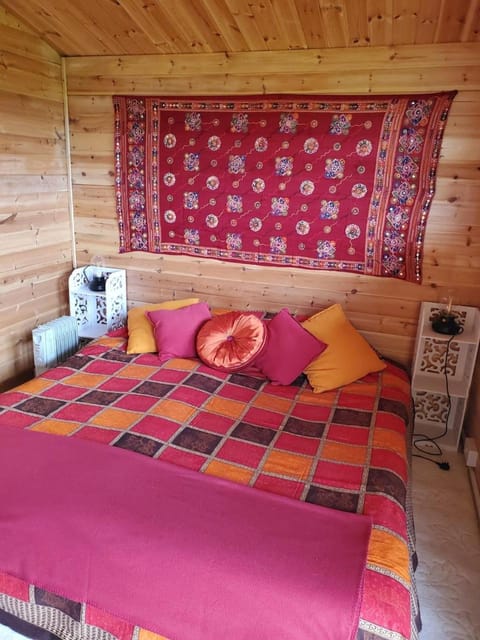 Healing Waters Sanctuary for Exclusive Private Hire and Self Catering Board, Vegetarian, Alcohol & Wifi Free Retreat in Glastonbury Chambre d’hôte in Glastonbury