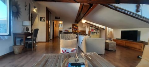 Cosy and Calm in Grenoble City Heart with free and large parking Q-Park Chavant Apartment in Grenoble