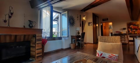 Cosy and Calm in Grenoble City Heart with free and large parking Q-Park Chavant Apartment in Grenoble