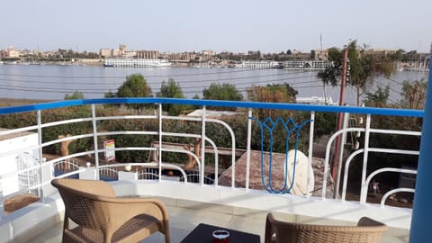 Balcony/Terrace, River view