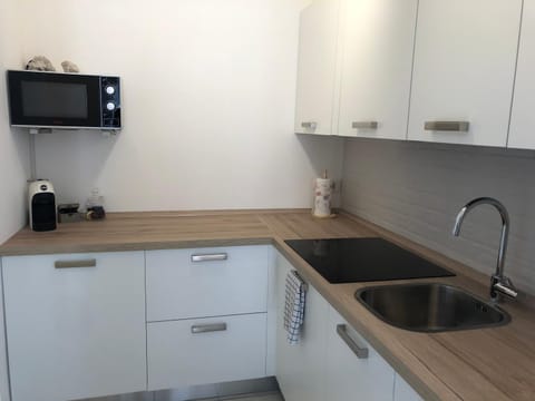 Coffee/tea facilities, Kitchen or kitchenette