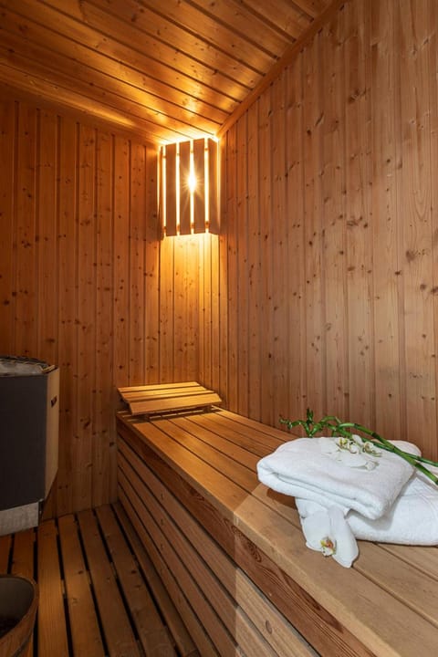 Sauna, Bathroom, Spa and wellness centre/facilities