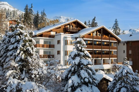 Property building, Facade/entrance, Winter