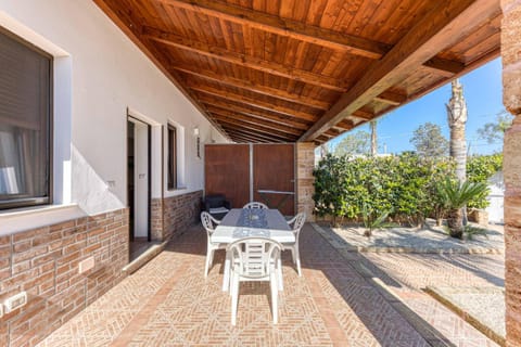 Patio, Day, View (from property/room), Dining area