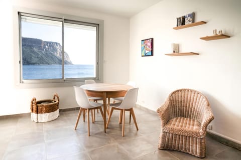 Living room, Dining area, Sea view