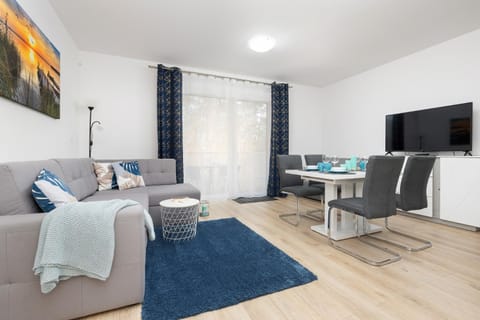 TV and multimedia, Living room, Dining area