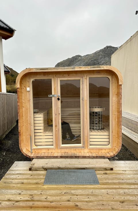Modern Rorbu Ryten 2 House in Lofoten