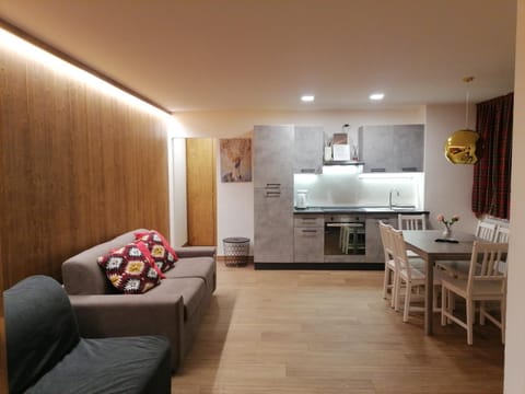 Chalet 5 Laghi / LuxApt / Town Centre Apartment in Madonna di Campiglio