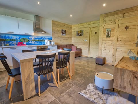 Charmant appart. montagne, près des pistes, 6 pers, parking, WiFi inclus - FR-1-505-106 Apartment in Notre-Dame-de-Bellecombe