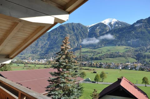 Balcony/Terrace, Mountain view
