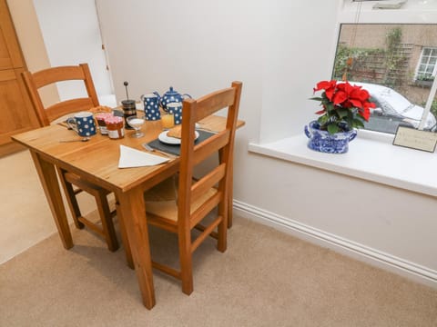 2 Eden Lodge Apartment in England