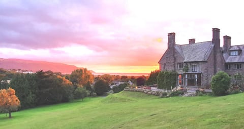 Property building, Natural landscape, Garden, Garden view, Sea view, Sunset