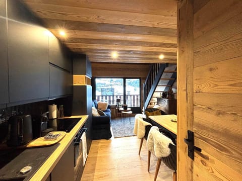 Duplex 4 pièces avec garage et balcon, centre village de La Clusaz, proche commodités et pistes ski - FR-1-459-174 Apartment in La Clusaz