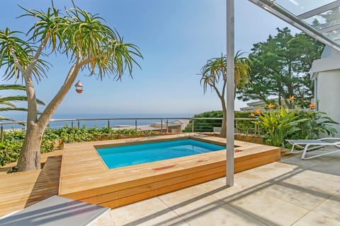 Sunset Bay Villa - Chic villa with ocean views Villa in Cape Town
