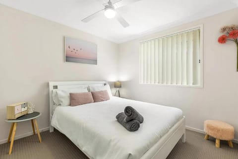 Hunter Home with POOL / CINEMA ROOM / PING PONG House in Cessnock