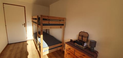 Photo of the whole room, bunk bed