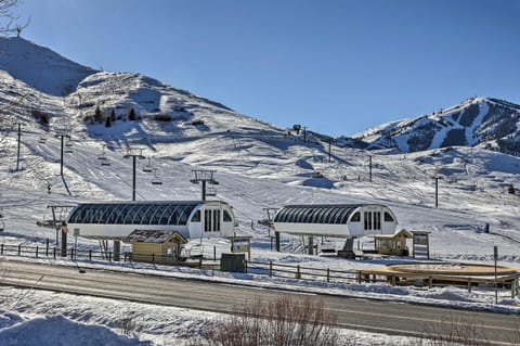 Serene Ski Retreat - 3 Miles to Sun Valley Resort! Haus in Sun Valley