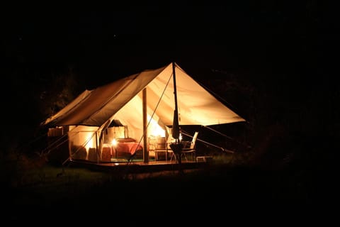 Quatermain's 1920's Safari Camp – Amakhala Game Reserve Luxury tent in Eastern Cape