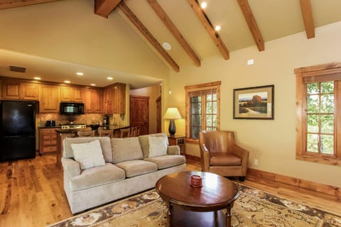 Clearwater Cottage 87 at Tamarack Resort by Casago McCall - Donerightmanagement Casa in Valley County