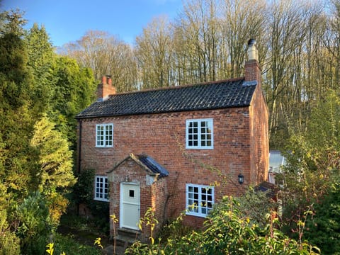 Sunny Cottage House in South Kesteven District