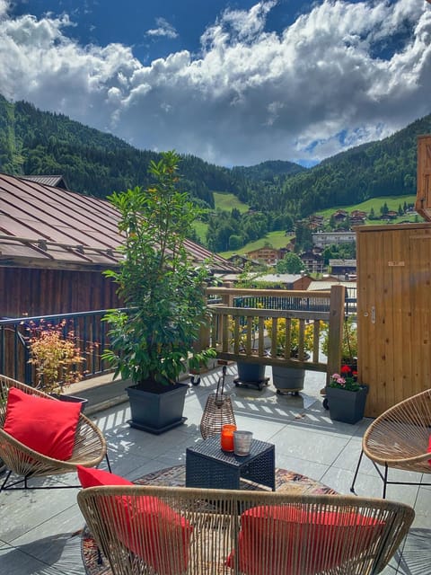 Patio, Mountain view