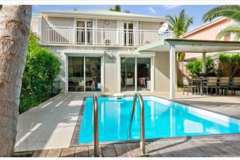 Villa Magellan, walkable Orient Bay beach, private pool Villa in Saint Martin
