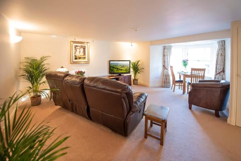 TV and multimedia, Living room, Dining area, locker