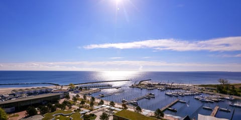 Toilet, View (from property/room), Balcony/Terrace, Beach, Sea view