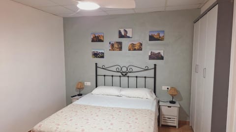 Fonda Toldra Bed and Breakfast in Baix Camp