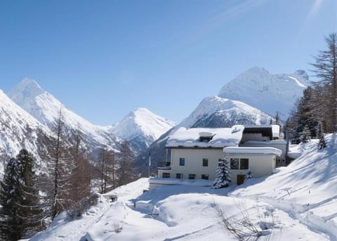 Property building, Winter