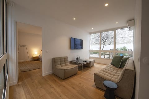 Communal lounge/ TV room, Living room