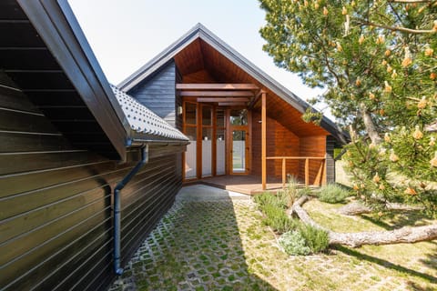 Facade/entrance, Balcony/Terrace