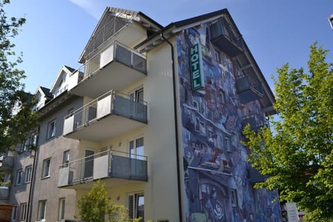 Property building, Day