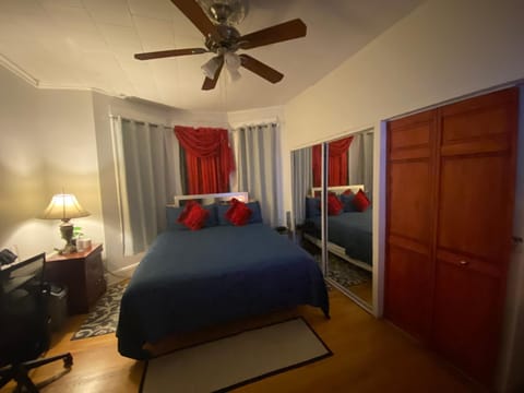 Room with Jacuzzi, Massage Seat, and Parking Spac, THE BEST CHOICES!! Appartement in Fairview