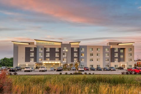 TownePlace Suites by Marriott Indianapolis Airport Hotel in Indianapolis