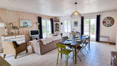 Au lieu dit La Passe , Villa individuelle de plain pied, avec beaucoup de charme Villa in La Couarde-sur-Mer