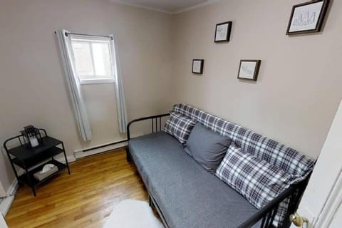 Charming Home Heart Of Uptown! Location! Coffee! Apartment in Saint John