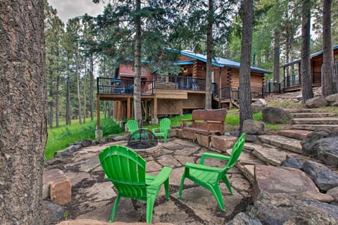 Blue Spruce Cabin w and Hot Tub and Resort Amenities House in Angel Fire