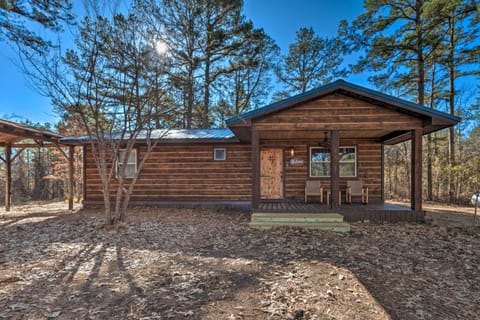 Updated Cabin with Fire Pit 2 Mi to UTV and Hike House in Oklahoma