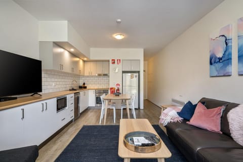 Lantern 1 bedroom terrace with alpine views Apartment in Thredbo