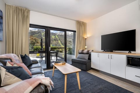 Lantern 1 bedroom terrace with alpine views Apartment in Thredbo