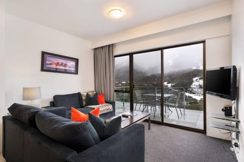 Lantern 1 Bedroom Balcony with Alpine and Village View Apartment in Thredbo