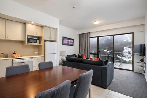 Lantern 1 Bedroom Balcony with Alpine and Village View Apartment in Thredbo