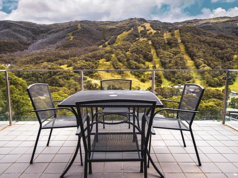 Balcony/Terrace, Mountain view