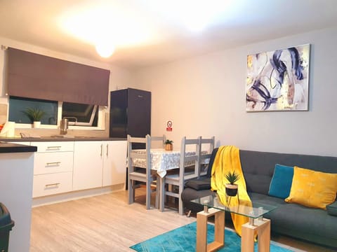 Serviced Accommodation near London and Stansted - 2 bedrooms  Condo in Harlow